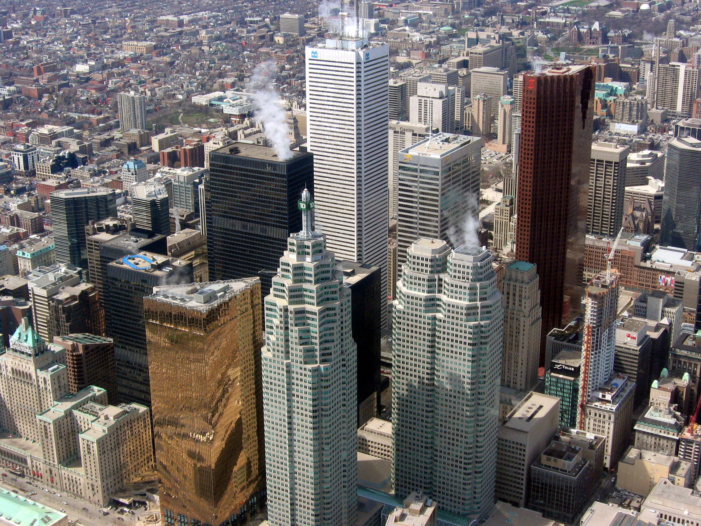 FLying over Toronto April 20 2004 21.jpg